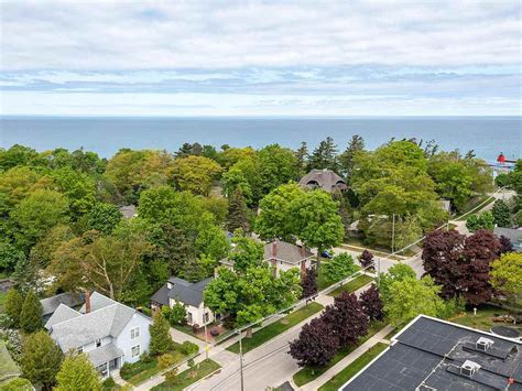 12 Chicago Club Dr, Charlevoix, MI 49720 is currently not for sale. The -- sqft single family home is a -- beds, -- baths property. This home was built in null and last sold on -- for $--. View more property details, sales history, and Zestimate data on Zillow.